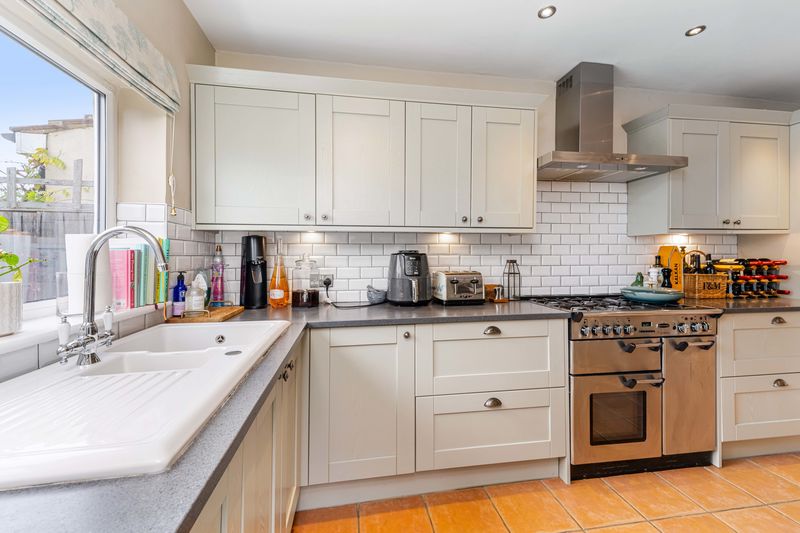 Kitchen- click for photo gallery